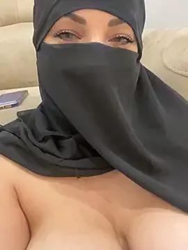 Luscious Amberonee31 gets unclothed and squirt while being gazed on Amberonee31 from StripChat