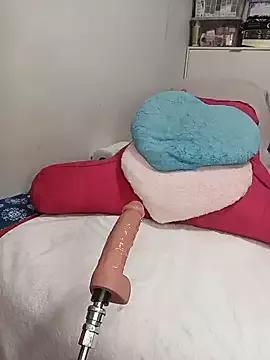 Freechat babyariane on StripChat