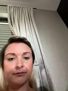 StripChat Bella-Tight is Freechat Bella-Tight — finger pussy