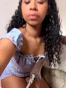 Freechat bella__honey on StripChat