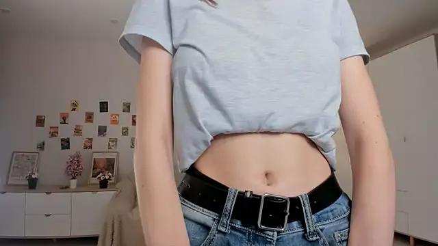 StripChat BettyBrowni is Freechat BettyBrowni — Tease with hips