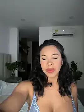 Freechat Brunettexio on StripChat