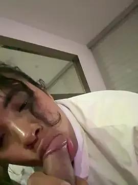 Freechat Brunettexio on StripChat