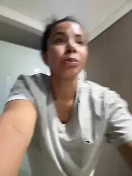 Freechat Brunettexio on StripChat
