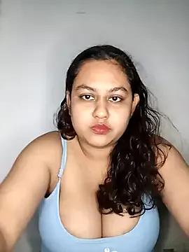 Freechat bumblebeegirl on StripChat