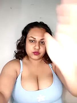 Freechat bumblebeegirl on StripChat