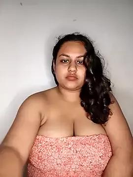 Freechat bumblebeegirl on StripChat