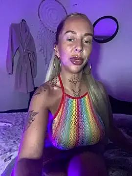 Freechat CheekyChels on StripChat