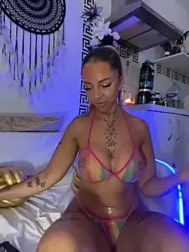 Freechat CheekyChels on StripChat