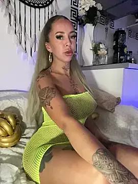 Freechat CheekyChels on StripChat