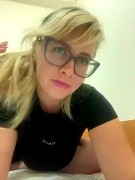 Crystal00Girl's avatar