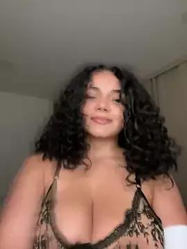 Freechat Curlyierr on StripChat