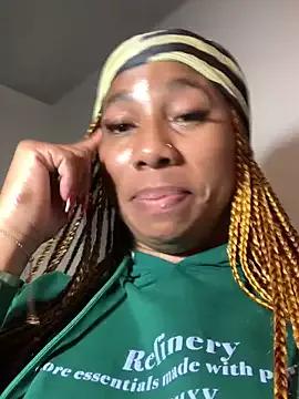 Freechat CurvyDesire1 on StripChat