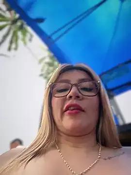StripChat DIANITA_1988 is Freechat DIANITA_1988 — naked squuirt out of the car