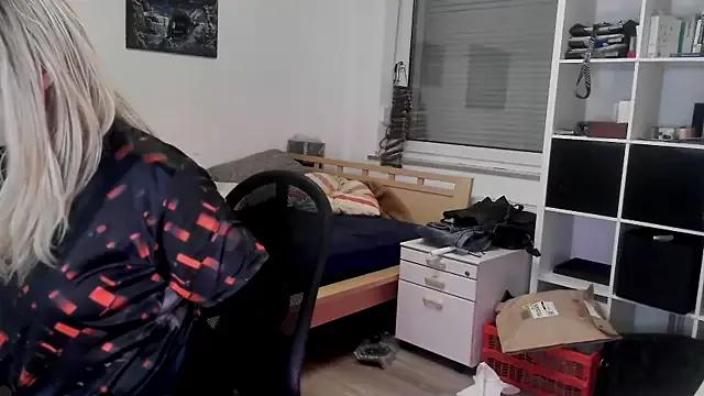 Freechat DYasmin69 on StripChat