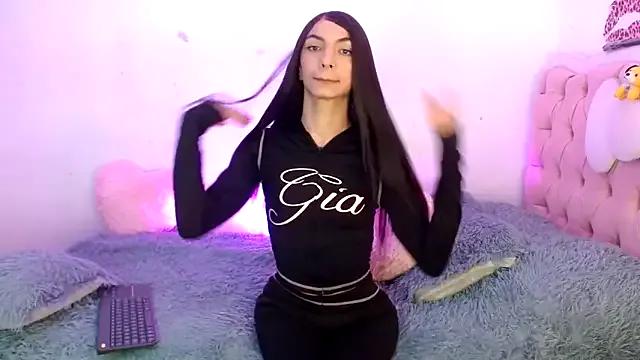 Freechat Foxkatty69 on StripChat