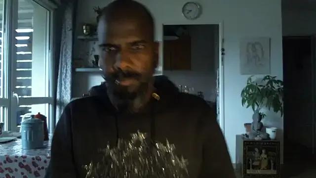 Freechat frenchblackc31 on StripChat