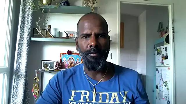Freechat frenchblackc31 on StripChat