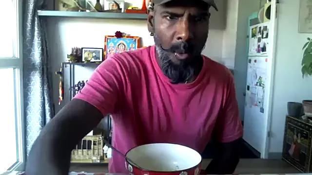 Freechat frenchblackc31 on StripChat