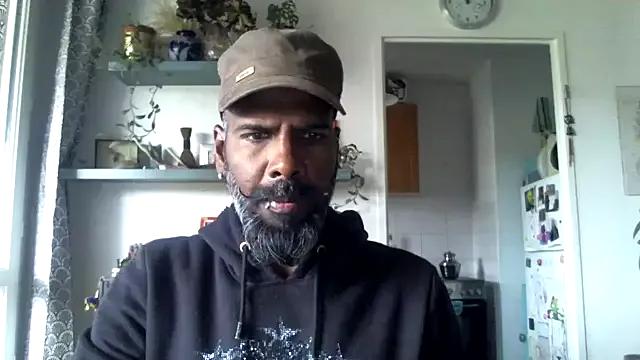 Freechat frenchblackc31 on StripChat