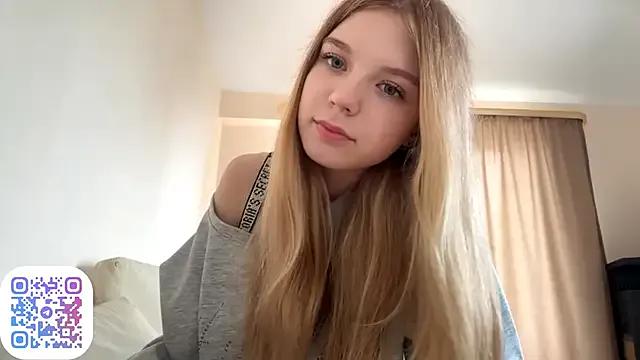 StripChat FruityXo is Private FruityXo — Private on StripChat