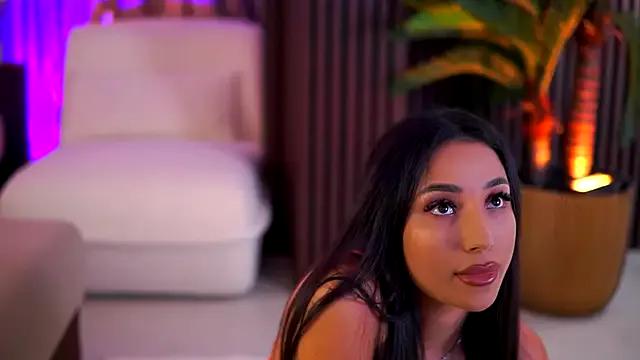 Freechat GinaValentinna on StripChat