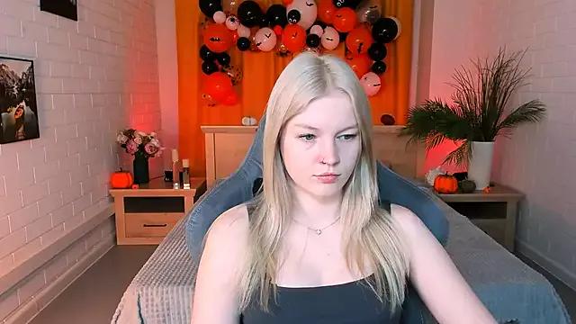 Enchanting GraceGlamour gets exposed and squirt while being viewed GraceGlamour from StripChat
