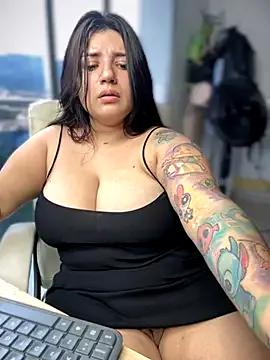 Explore sweet model Horny_roomiess and their exposed physique horny_roomiess from StripChat