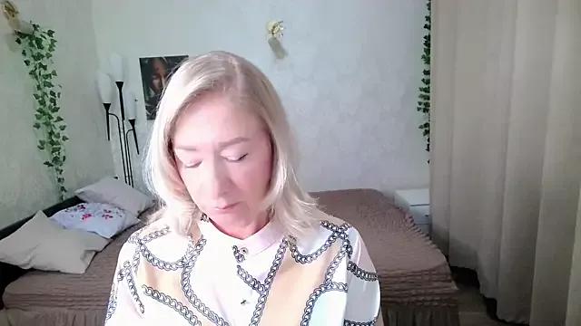 Freechat hunters_woman on StripChat