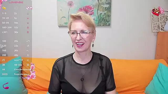 Freechat iamyourdream89 on StripChat