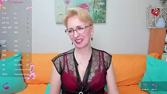 Freechat iamyourdream89 on StripChat