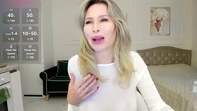 Charming Jolie_Ozolla gets exposed and climax while being stared at Jolie_Ozolla from StripChat