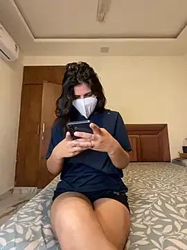 Bicurious hotness Joya_baby gets butt-naked while touching her coochie on webcam joya_baby from StripChat