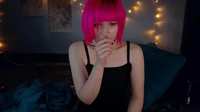 StripChat KikiMoor is Freechat KikiMoor — to show new tattoo