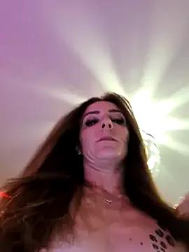 StripChat Ladykimberly_XOXO is Freechat Ladykimberly_XOXO — TOUTE NUE SOUS LA FOURRURE  OUTSIDE