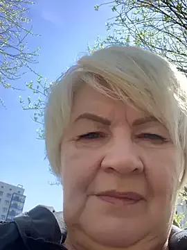 Freechat Laura_Millf on StripChat