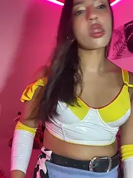 Get bonkers with StripChat's captivating butt-naked free cam model - Lauuraww lauuraww from StripChat