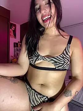 Freechat lauuraww on StripChat
