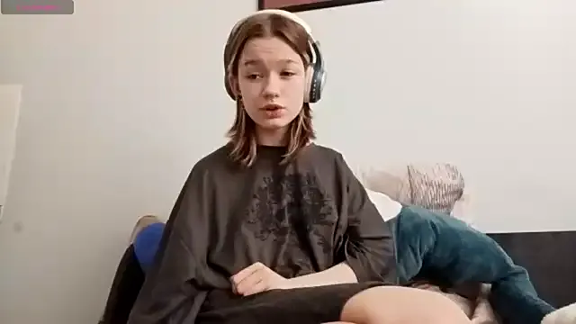 LorRebak — Take off my T-shirt for 10 minutes