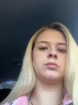 Streaming dreams and saucy satisfaction with StripChat's experienced Love_Bri Love_Bri from StripChat