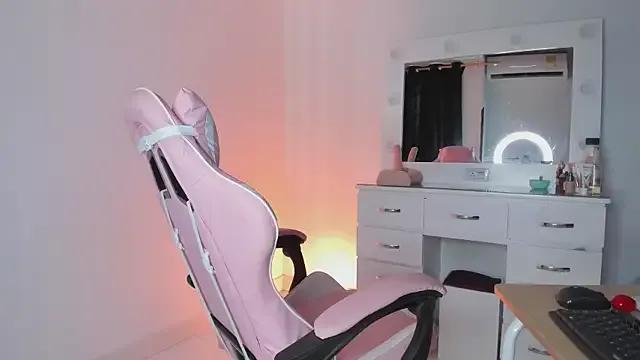 Young Lovingdarcy_ - cute, aroused and ready to flatter lovingdarcy_ from StripChat