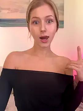 LunaRase - turned on live sex cam stripper for a dark and kinky cam show LunaRase from StripChat