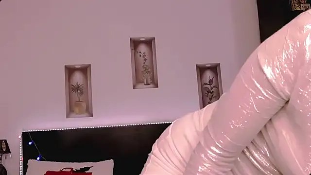 M1kaylaRaven — warm up