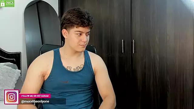 Freechat MaxxiCruz on StripChat