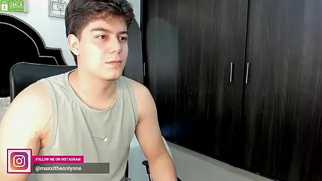 Freechat MaxxiCruz on StripChat