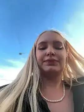 Freechat Milkyy_wway on StripChat