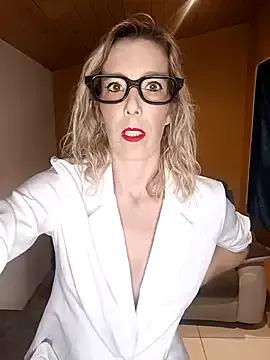 Freechat Naughtyeva16 on StripChat