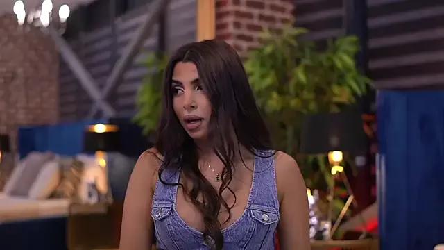 StripChat NicoleCellini is Freechat NicoleCellini — Caress my body with your touch