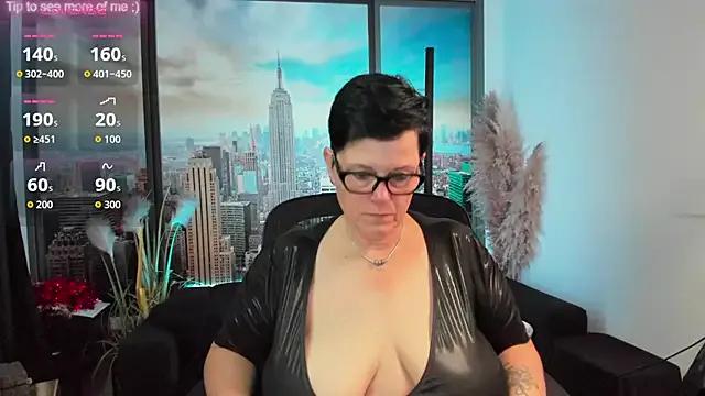 Watch the randy 23 years old ninarandmann from StripChat as she gets playful ninarandmann from StripChat