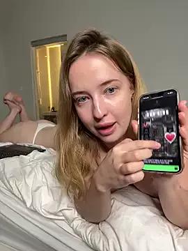 Group Nura_n_Sarah on StripChat